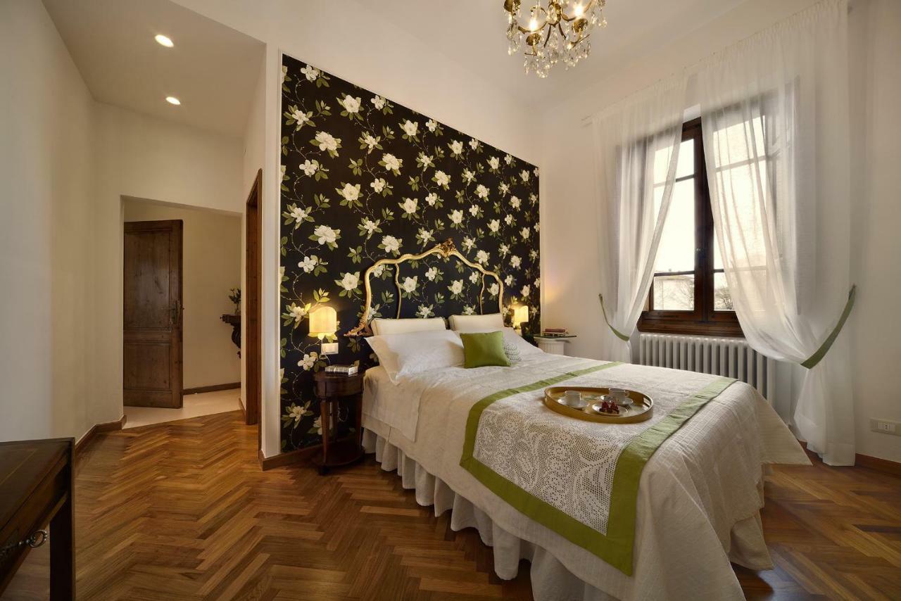 Villa Le Facezie B&B แตร์รานูโอวา บราชโชลีนี ภายนอก รูปภาพ