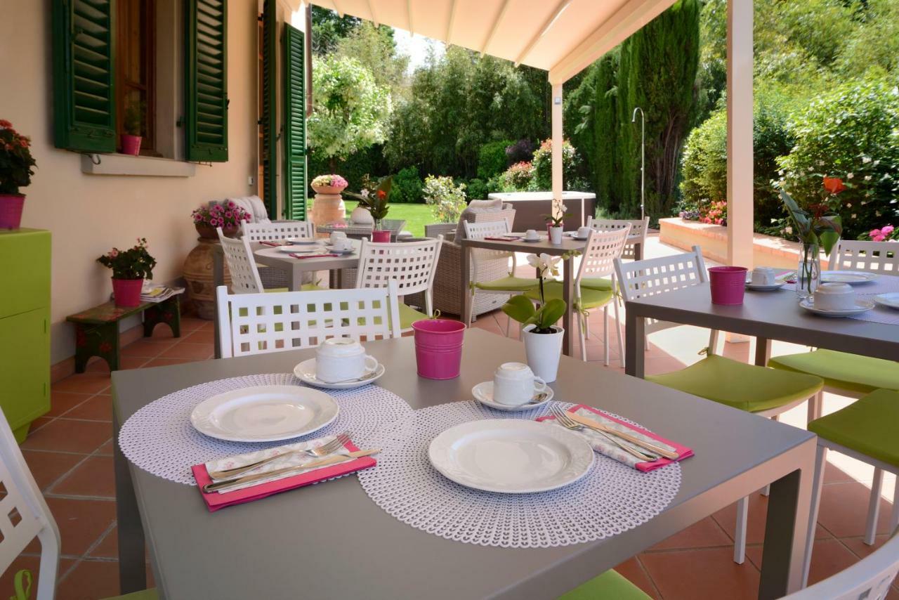 Villa Le Facezie B&B แตร์รานูโอวา บราชโชลีนี ภายนอก รูปภาพ