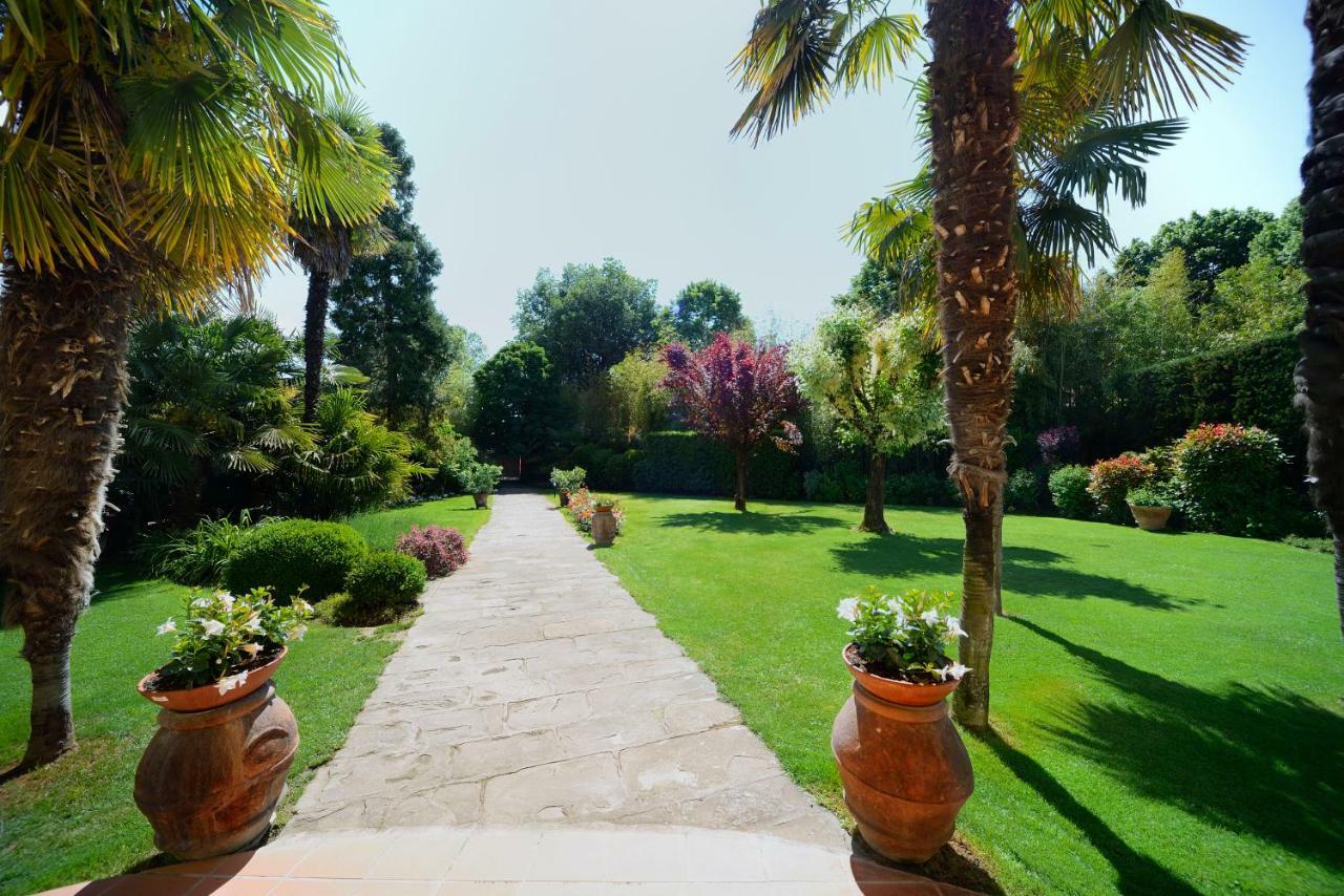 Villa Le Facezie B&B แตร์รานูโอวา บราชโชลีนี ภายนอก รูปภาพ